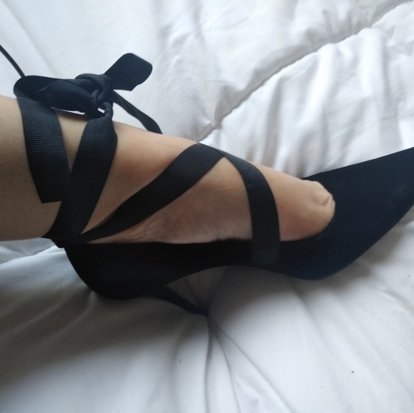 Banana Republic Velvet tie up heels - Picture 2 of 6